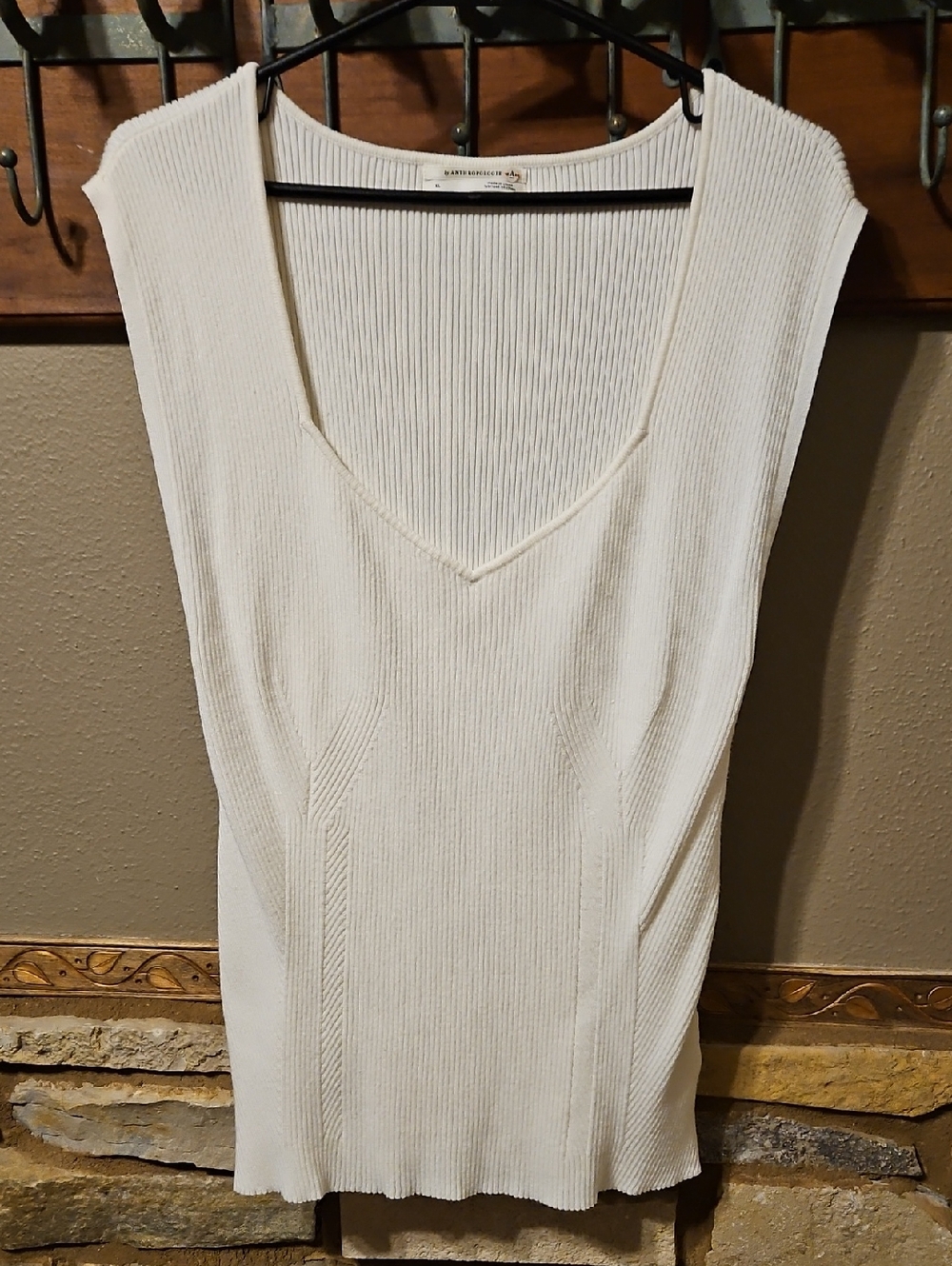 Anthropologie Ribbed V Neck Sweater Tank Size XL